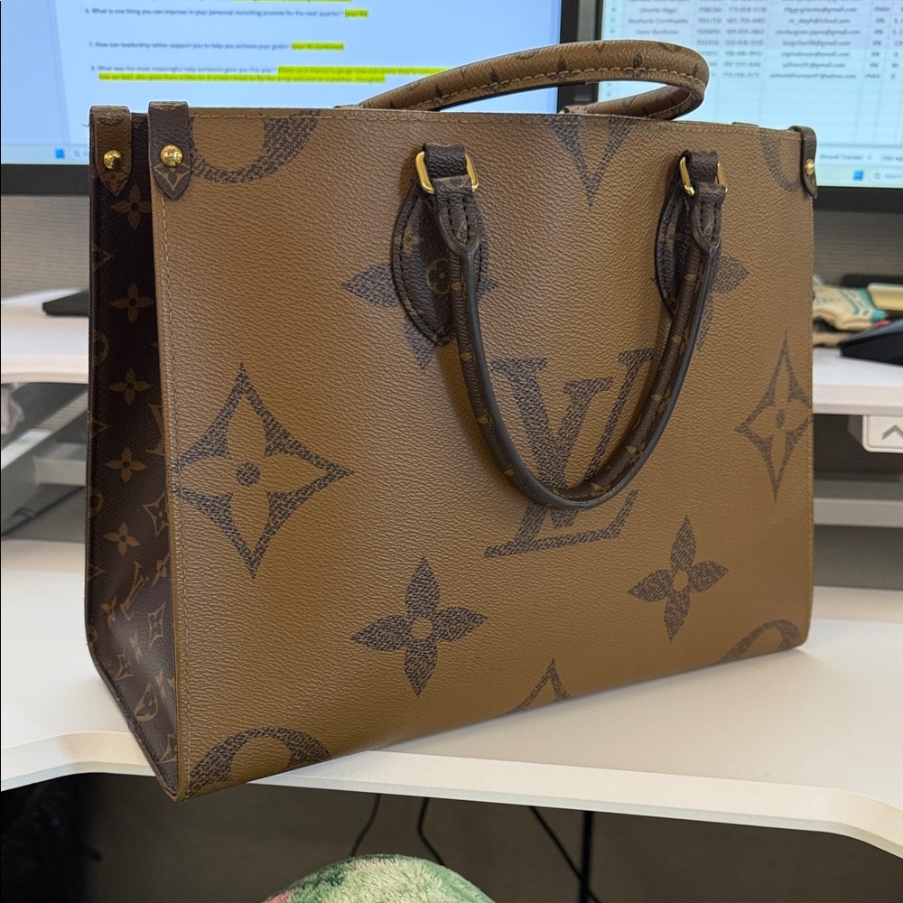 Louis Vuitton On the Go MM